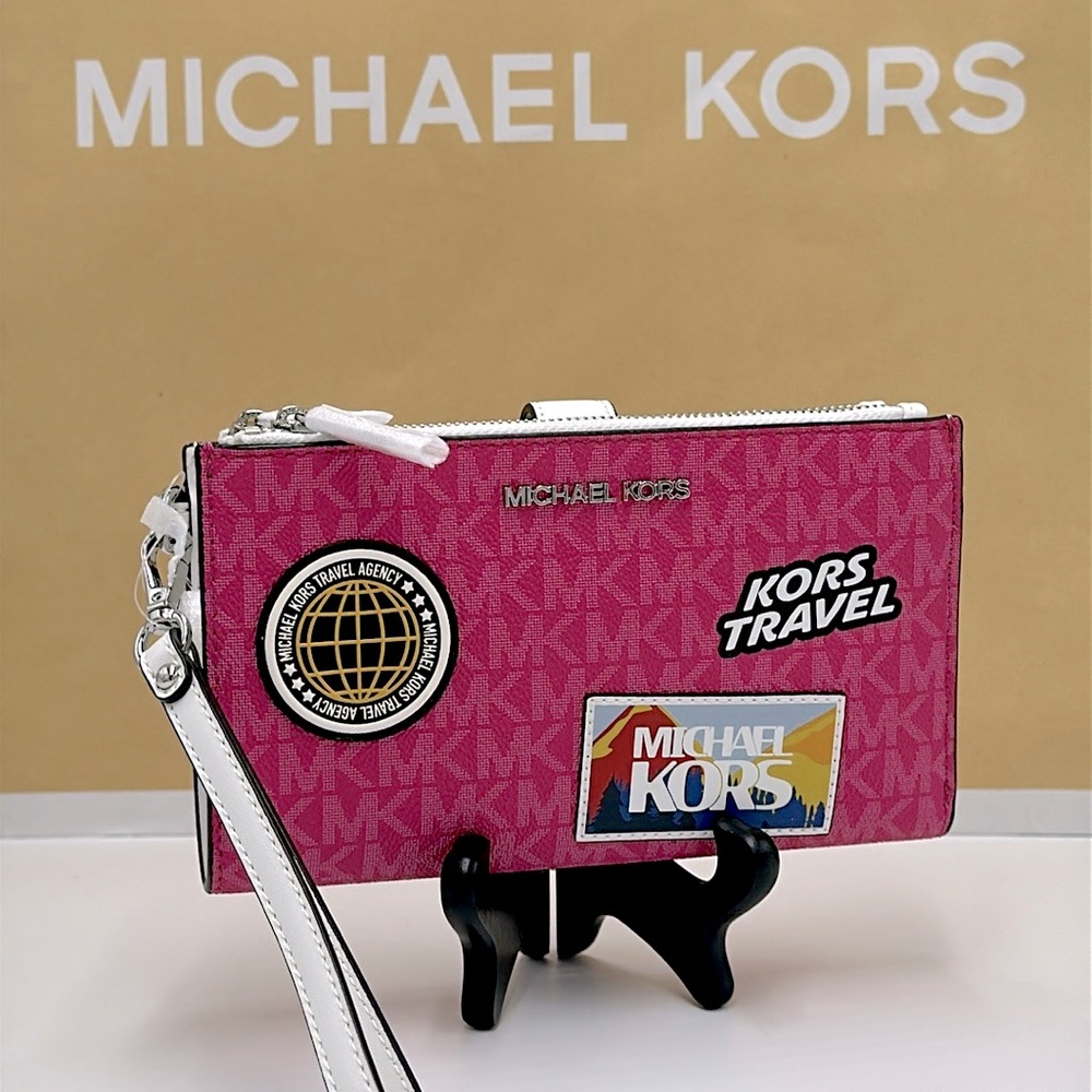 Michael Kors Jet Set Travel Large Embellished Signature Logo Wristlet
Dragonfrui - Picture 5 of 16